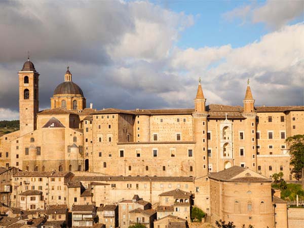 Marche_Urbino_Ducal_Palace_History_View