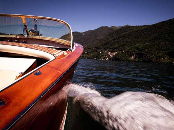 Lombardy_Lake_Como_riva_Boat