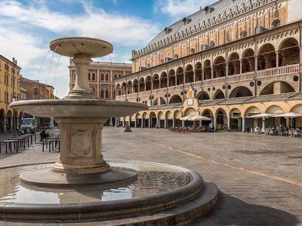 Piazza Delle Erbe Padua Palladio